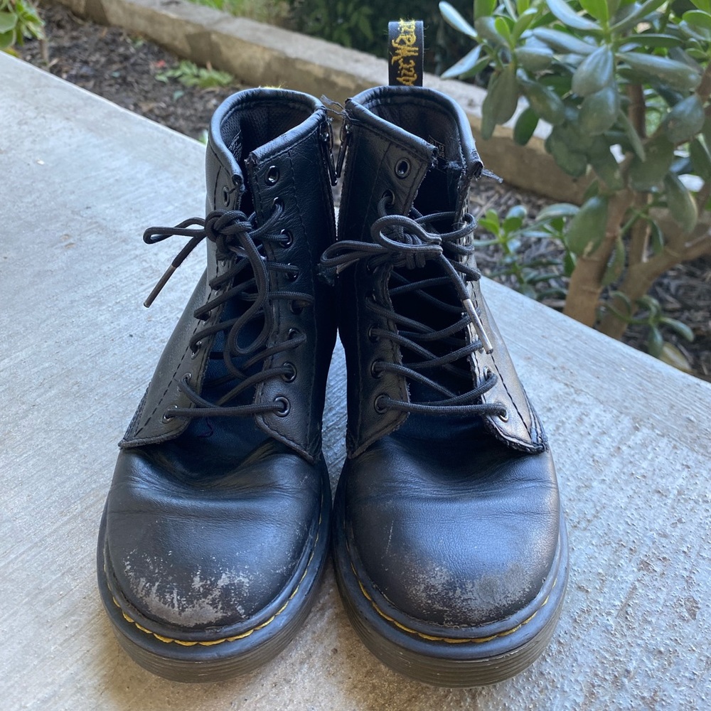 Dr Marten Girl Boots sz 13